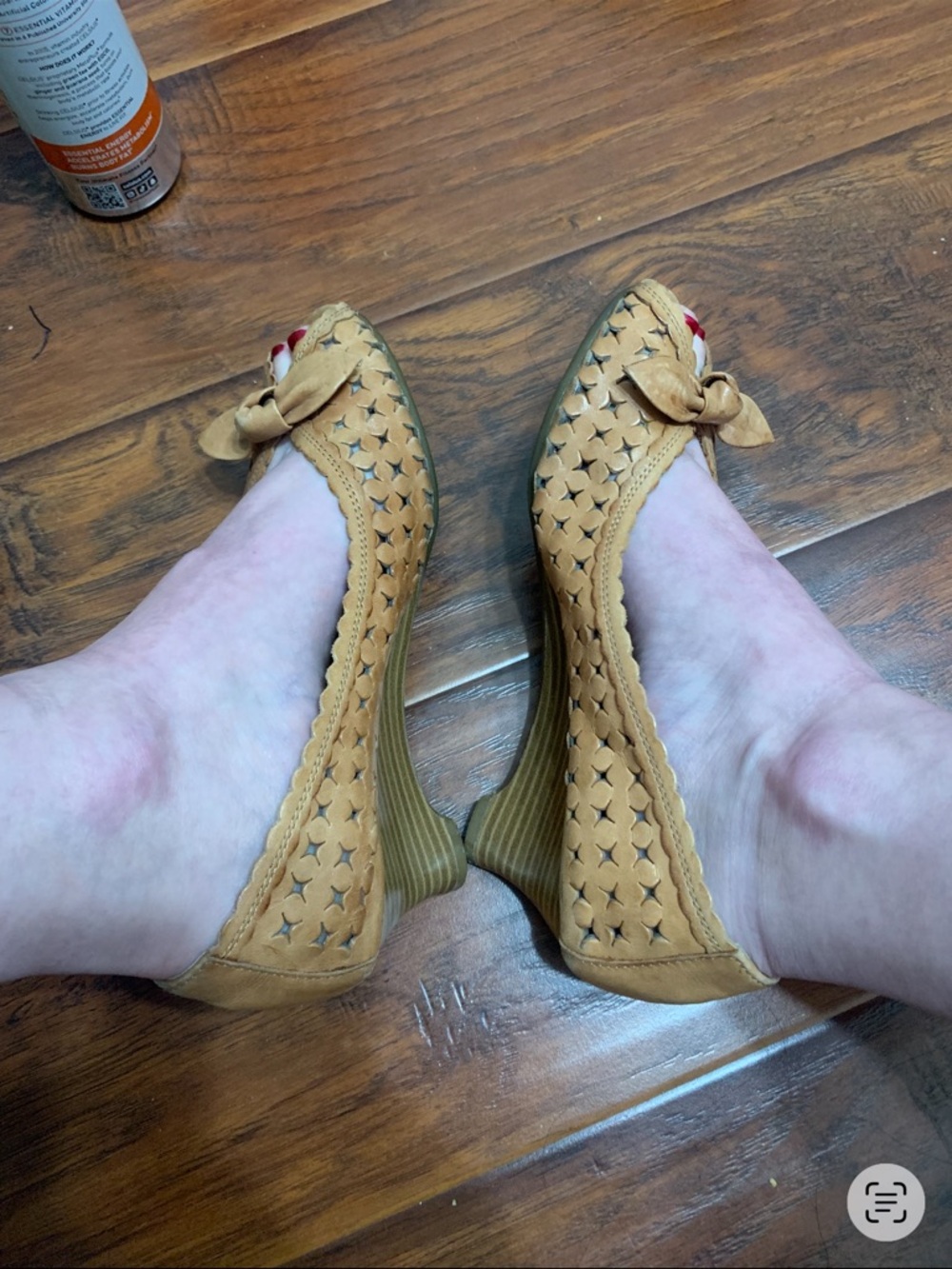 Women’s Bow Peep-Toe Laser-Cut Flats - Tan/Brown
